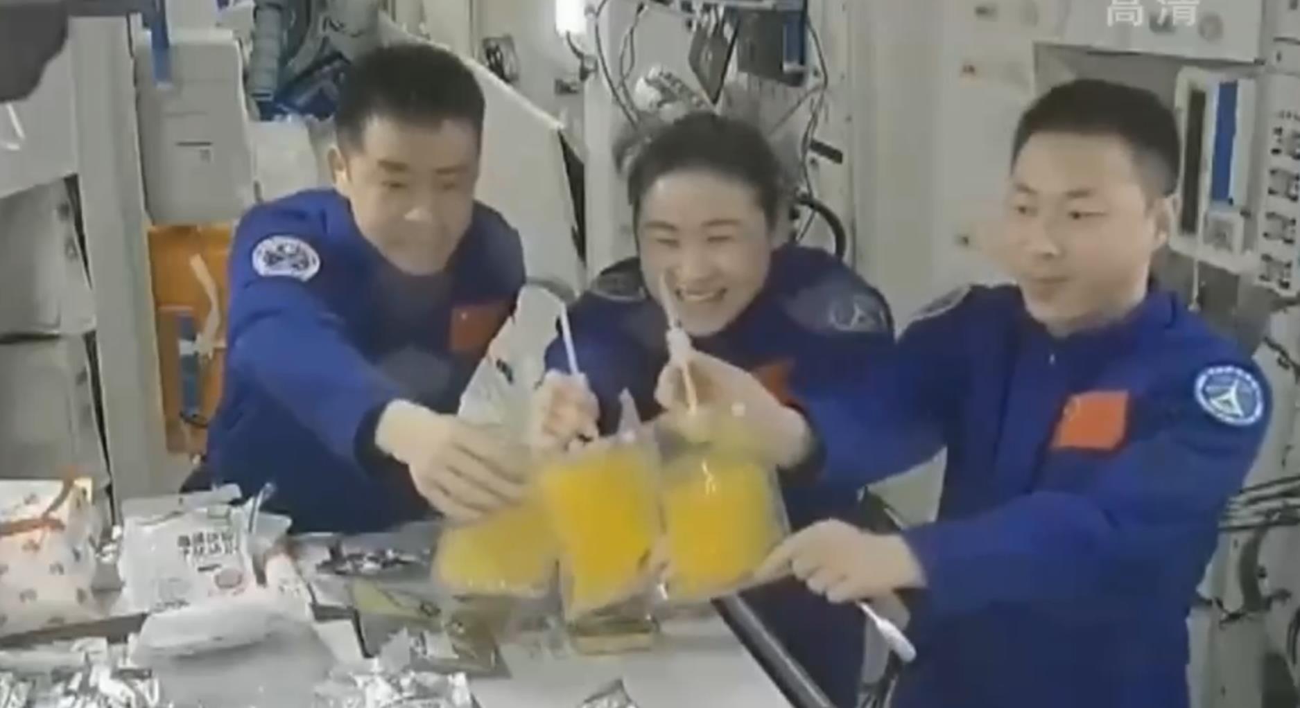 “神十四”乘组在中国空间站的首个中秋节