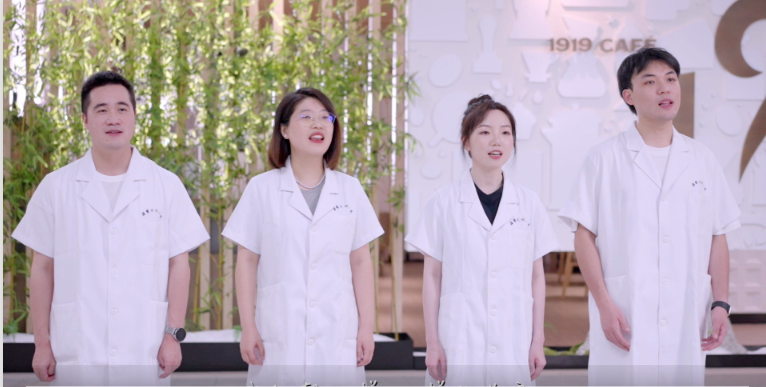 中国医师节：医务工作者合唱《和你一样》