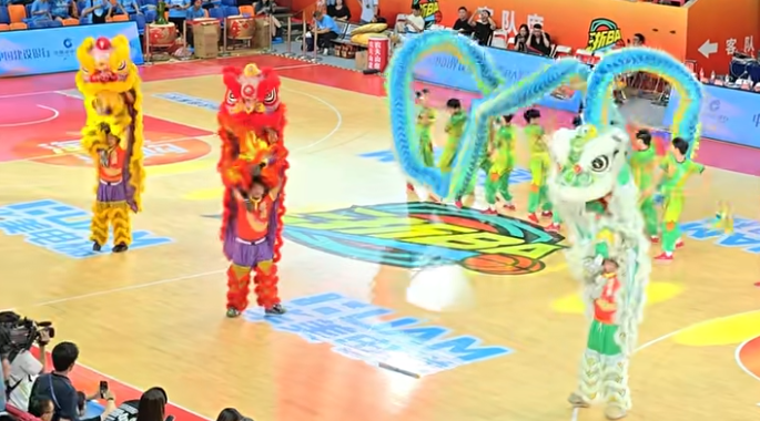 温州主场玩出新花样 “龙狮”上台“抢C位”!