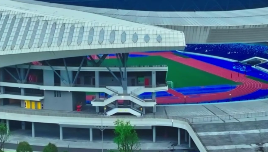 漫步云端 鸟瞰龙湾