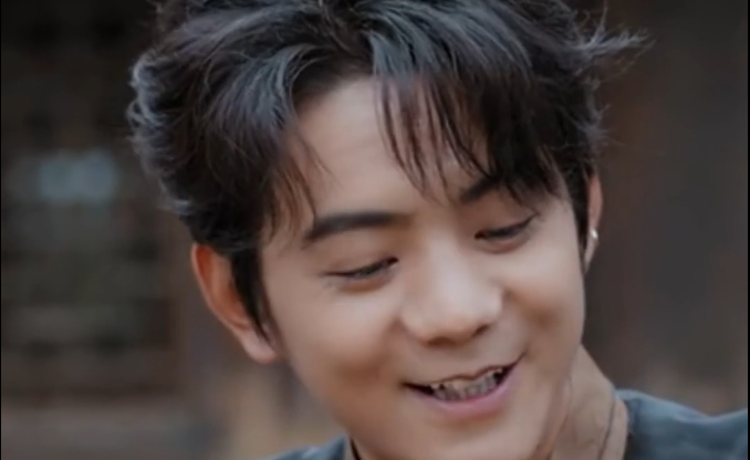 央视探访瑞安|丁真体验写反字“丁”