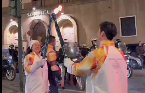 温籍侨商陈茂国成为首位本地华人代表 参加2026米兰冬奥会火炬传递