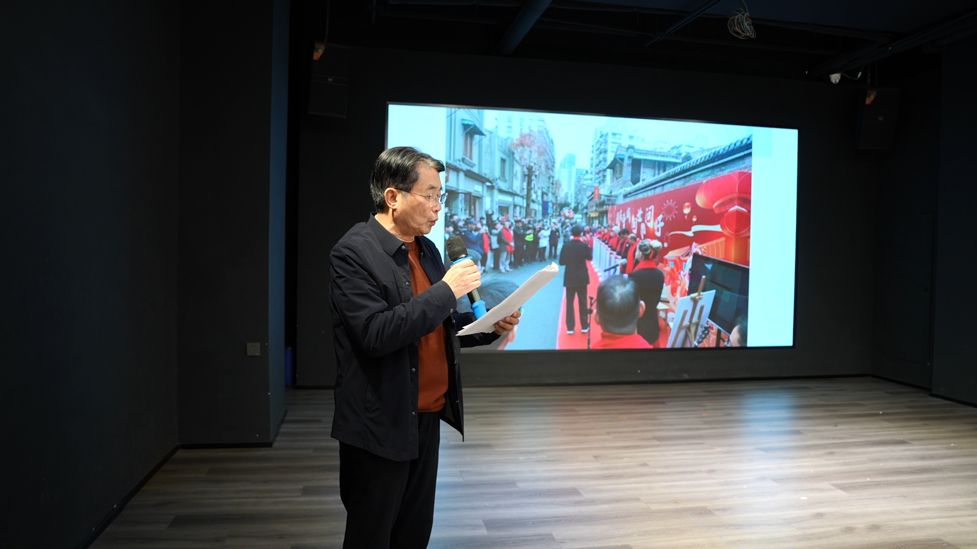 古街新韵:历史街区里的温情与传承