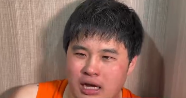 ���ݶ���Ա�������������ӳ�ɫ���������ƣ������һ����ƴ��