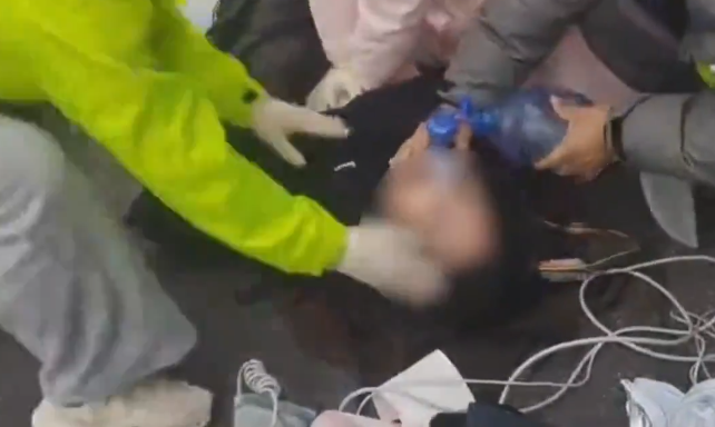 ����ʱ�٣������ϳ˿�ͻ��������ͣ