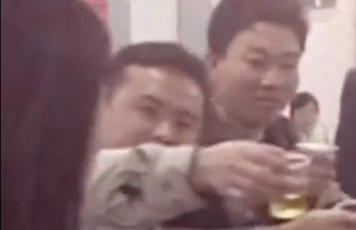 20年前的除夕,温州市民忙着购买新衣和年货