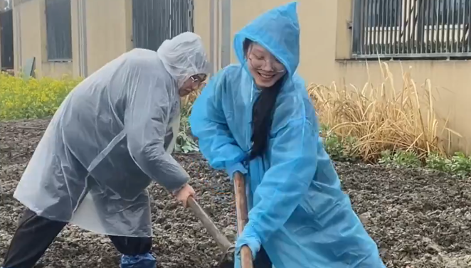 ��ʦ�ǵġ���ѧ��һ�Ρ��������۵���䣬ð����֡���������ѧ���ز�