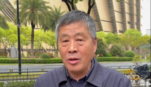 ˷�ŹŸۿ�����ַ��԰�� ���СС�ĳ�ǽ��������ͷ��